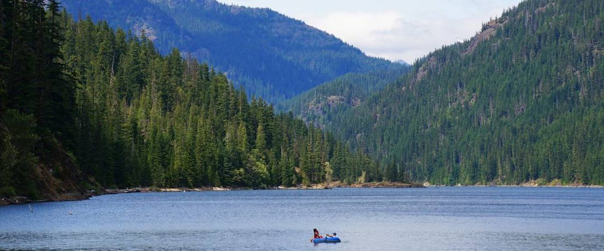 Kachess Lake camping and paddle boarding